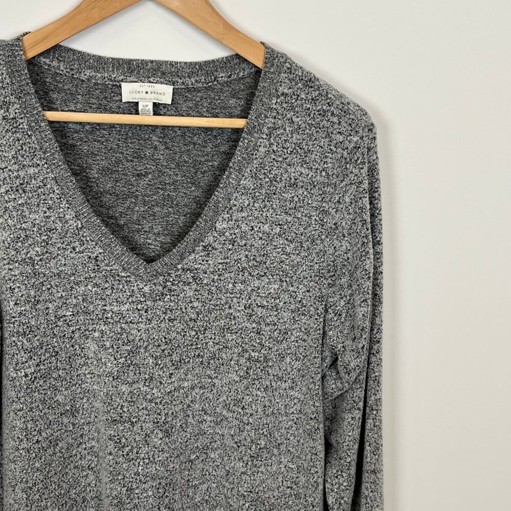 Lucky Brand Gray V-Neck Long Sleeve Sweater w/ Ribbed hem Women's - Size S